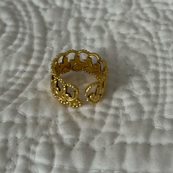Sezane Calypso Gold Ring - Picture 3 of 8